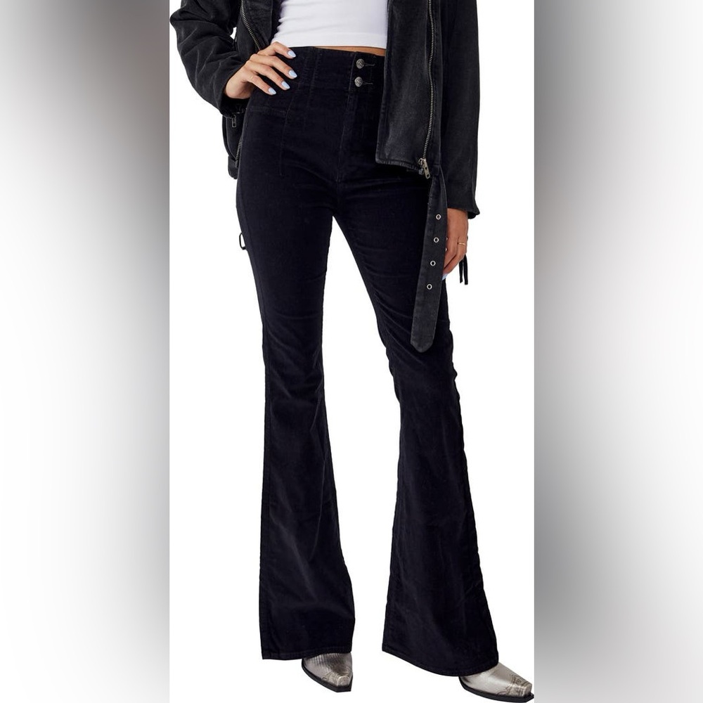 We the Free Jayde Flare Leg Corduroy Pants
Free People size 27